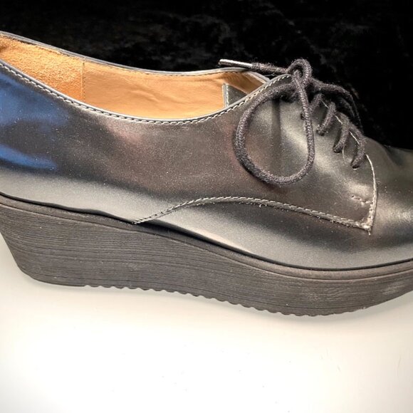 NEW Unisa round toe, lace up, Italian loafers in grey patent leather wedge shoes - Picture 6 of 8